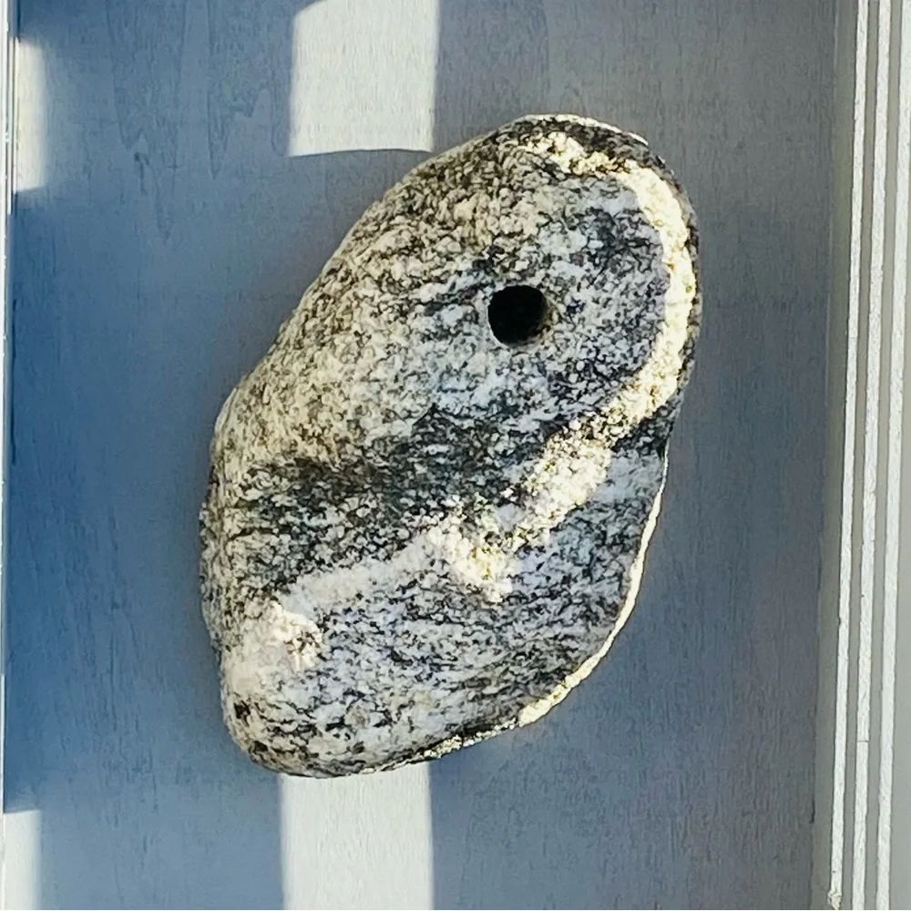 GraniteRock w/Hole For-Aquarium/Terrarium-Beautiful/Inserting/Beneficial/Natural